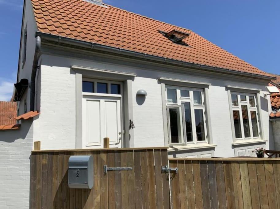 Skont Feriehus Midt I Marstal. Villa Exterior foto